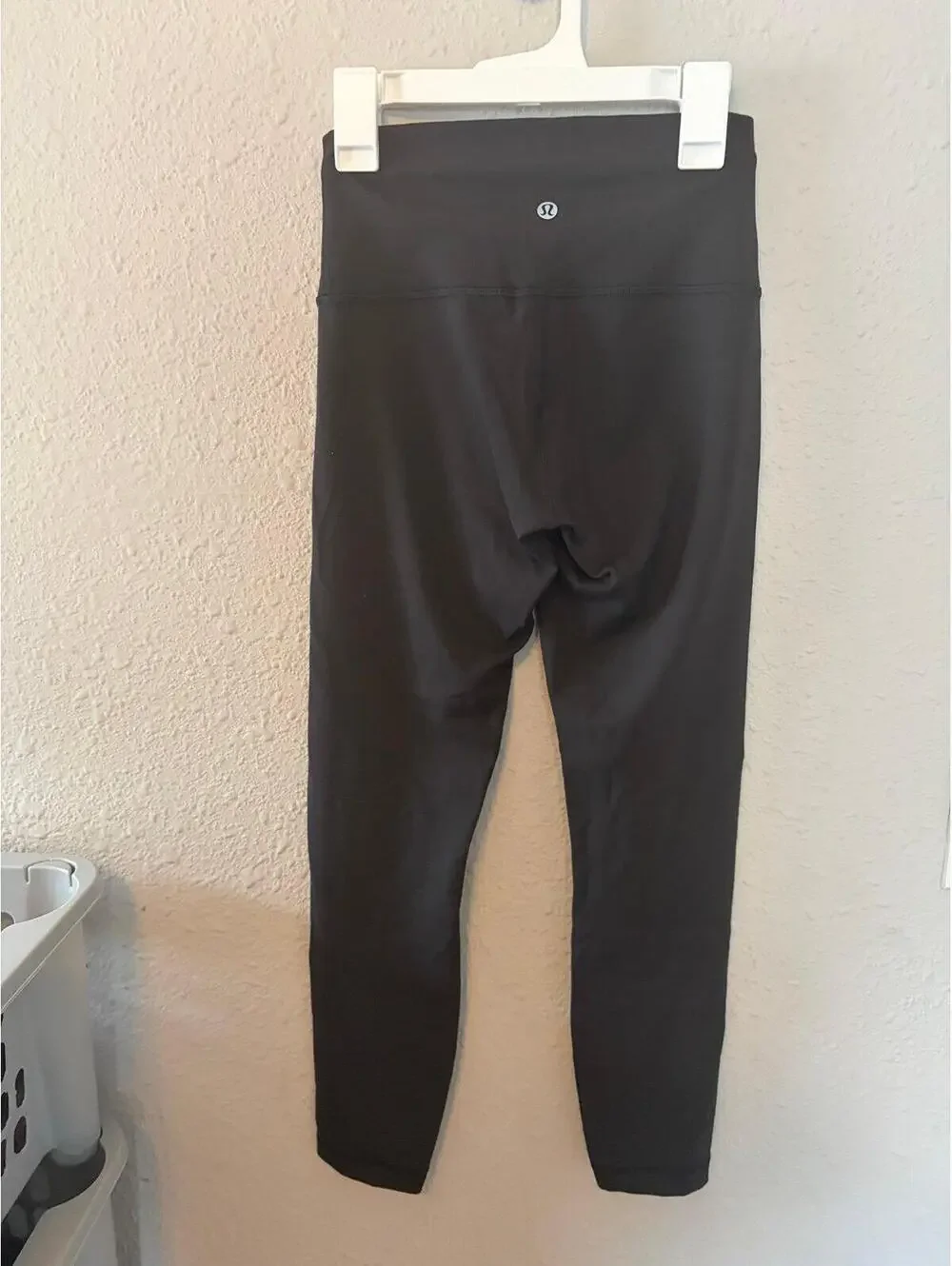 Lululemon Wunder Train High-Rise Tight 25in inseam Black size 4. Like new condit